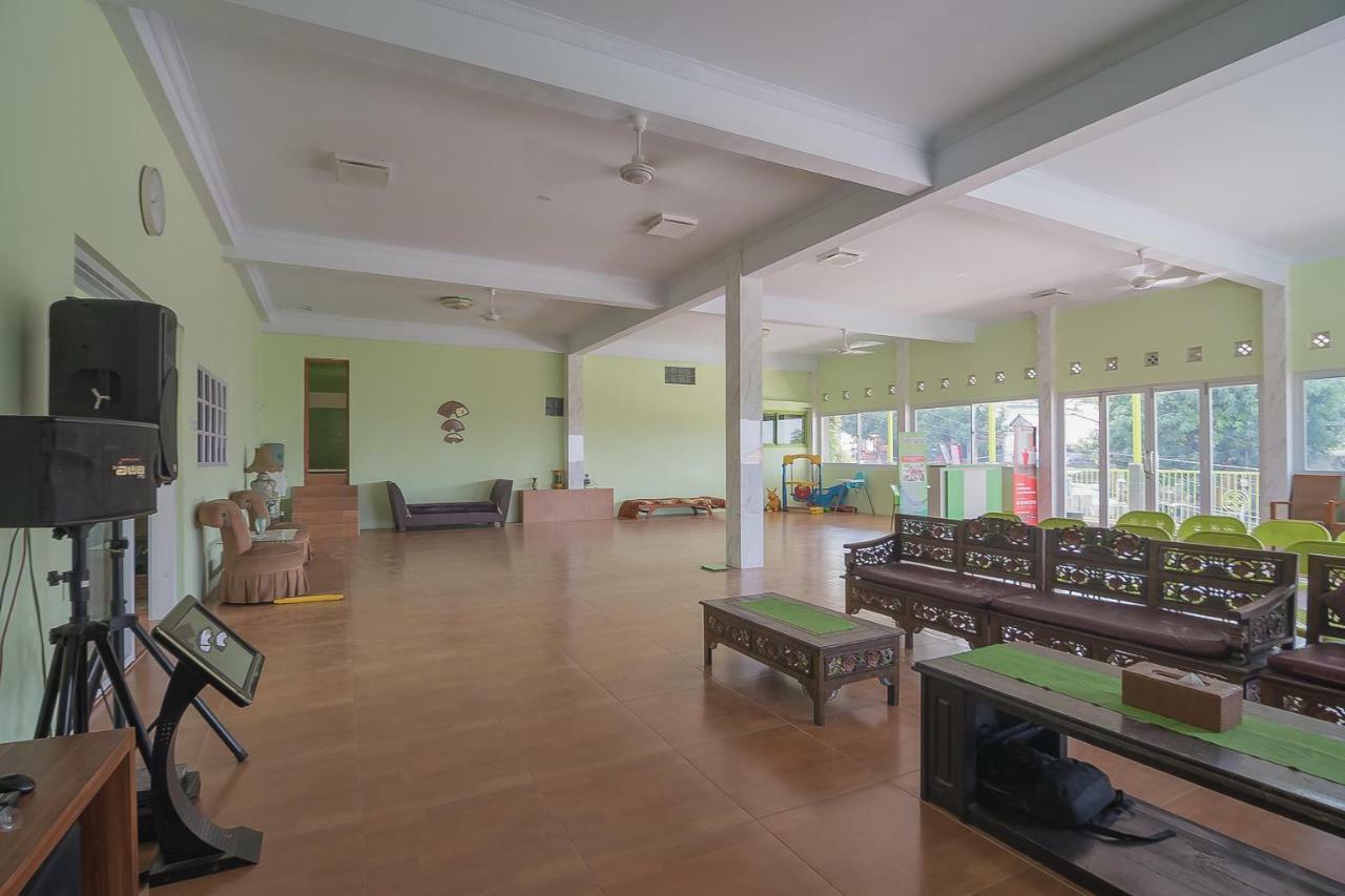 Reddoorz Syariah Near Museum Wisma Karya Subang Exterior foto