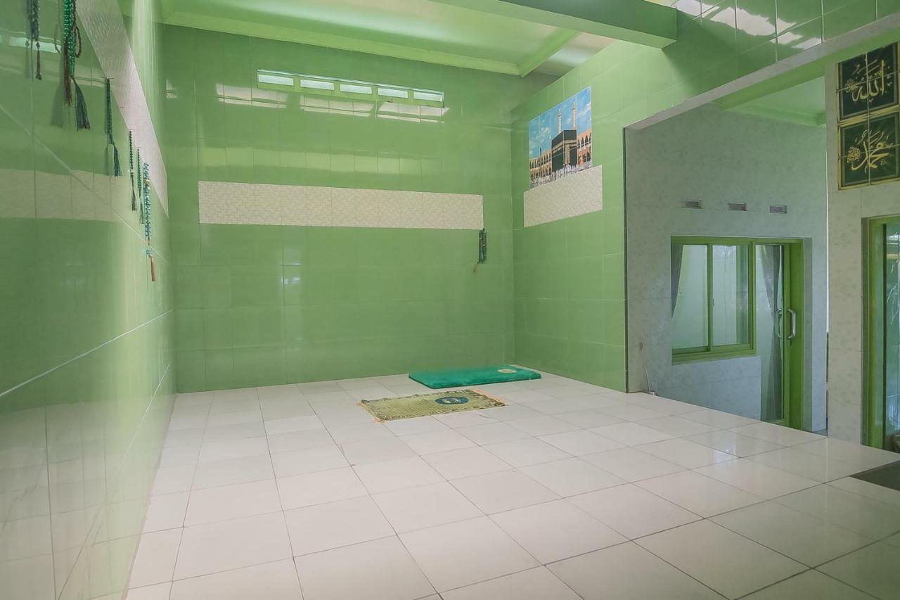 Reddoorz Syariah Near Museum Wisma Karya Subang Exterior foto